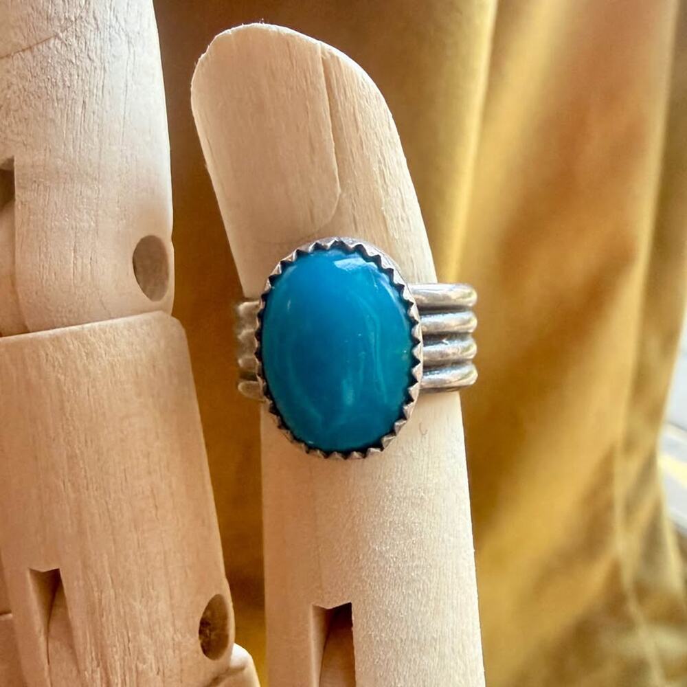 Vintage Native American Sterling Silver and Turquoise Ring